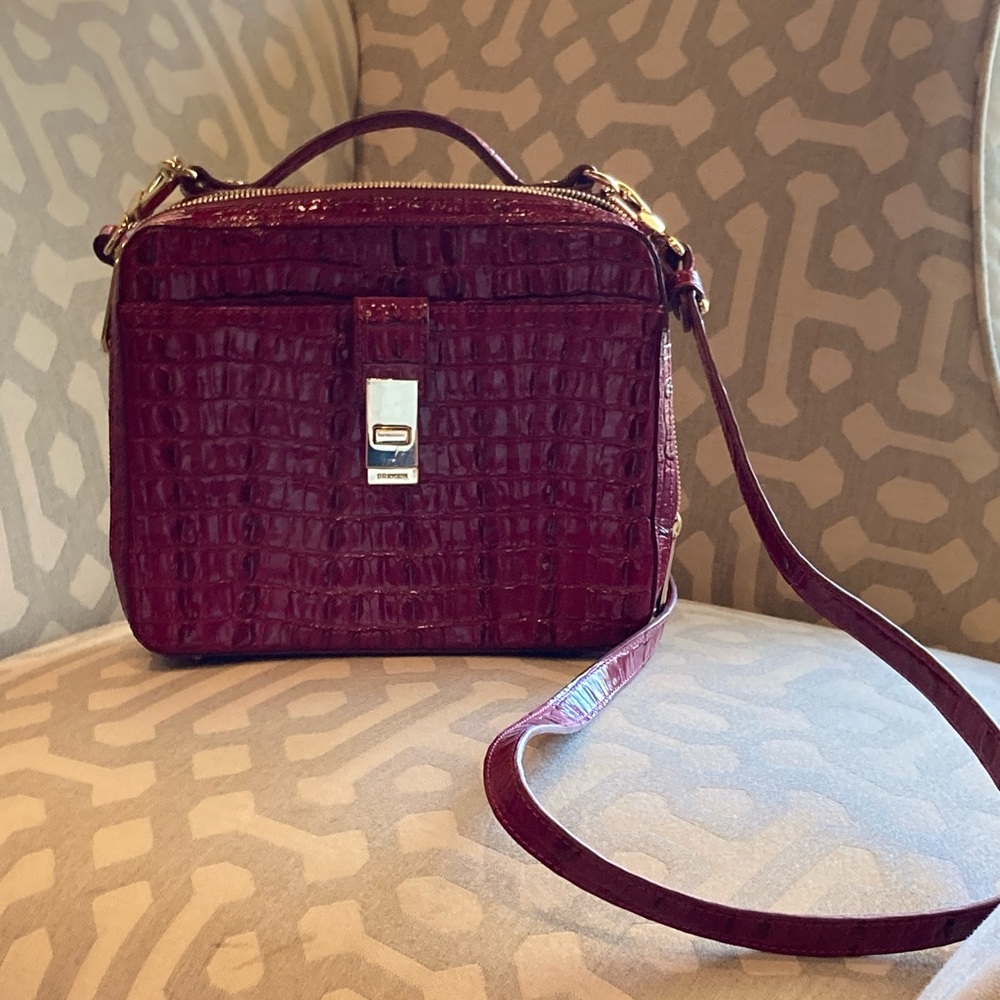 Brahmin purse, almost new — no signs of wear.